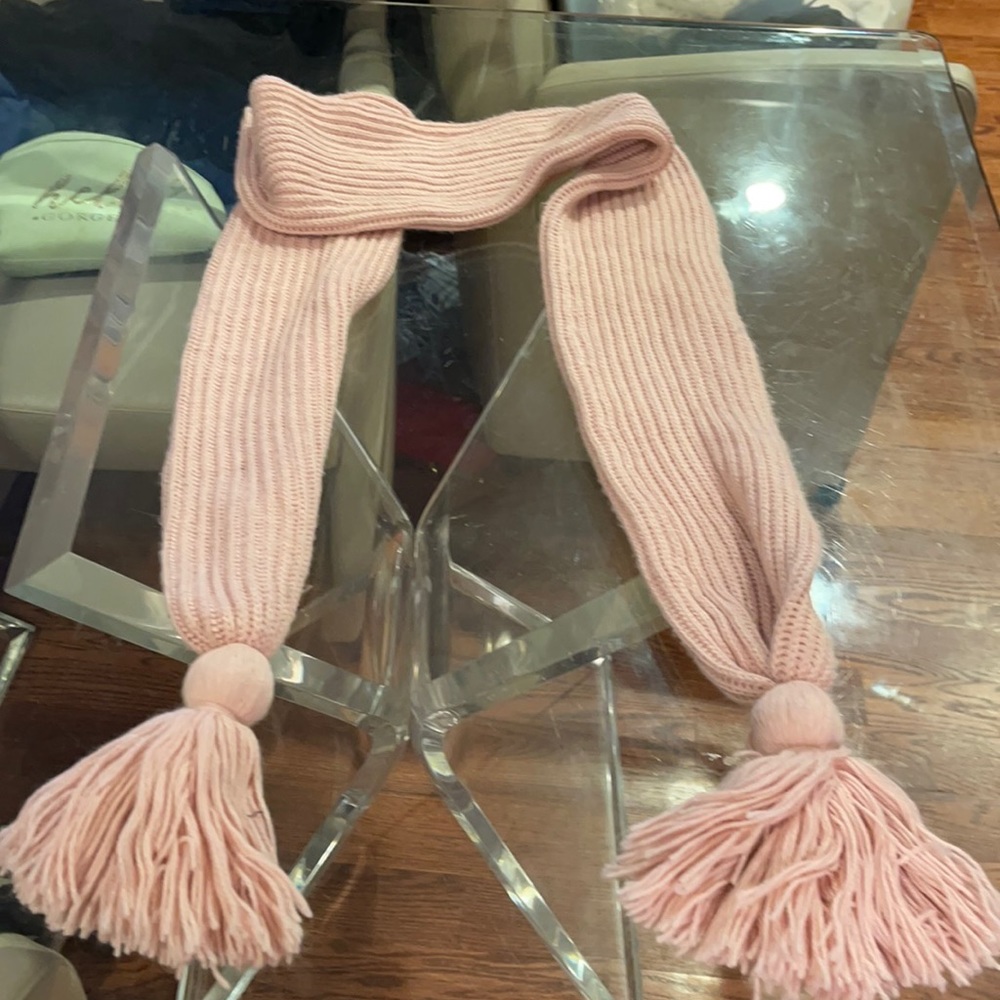 Gap light pink fringe scarf